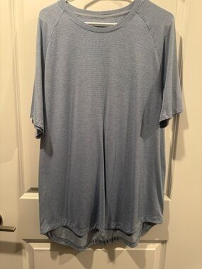 lululemon athletica men's short sleeve tee in light blue